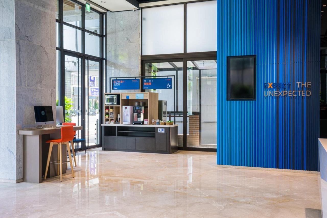 Holiday Inn Express Kaohsiung Love River By Ihg Exterior photo